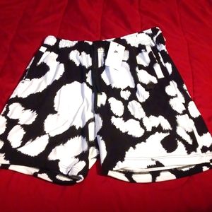 Nike Standard Fit Knee Length Shorts